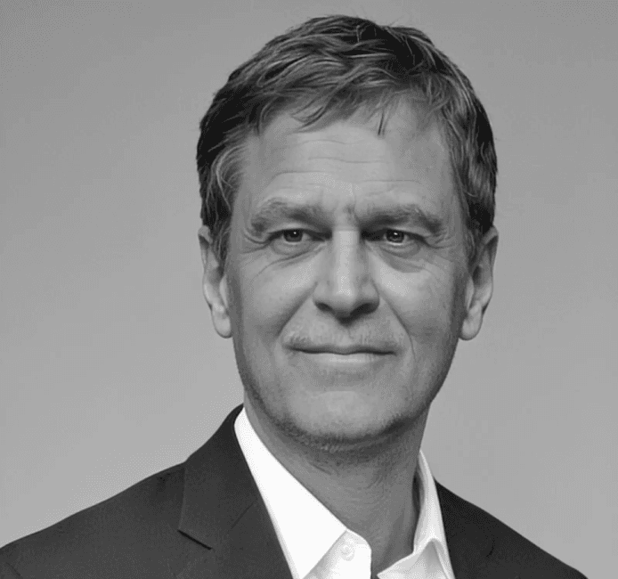THOMAS SCHNEIDER